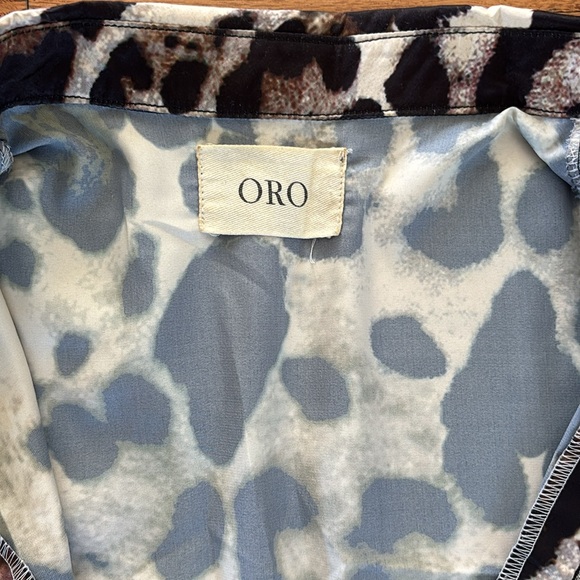 Oro Leopard Button Up - Picture 2 of 4